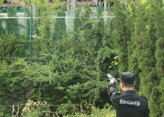 Anti brouilleurs de bourdon de lampe-torche jusqu'à 300 mètres avec l'éclairage fort de 1000LM