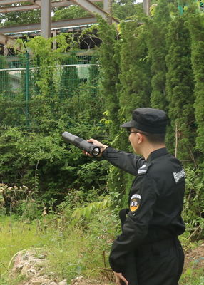 Lampe-torche facile de brouilleur de signal de GPS d'opération avec l'éclairage 10000LM fort